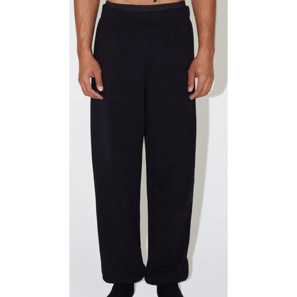 khy by Kylie Jenner Women's Fleece Jogger in Black. Size Small - Picture 1 of 9